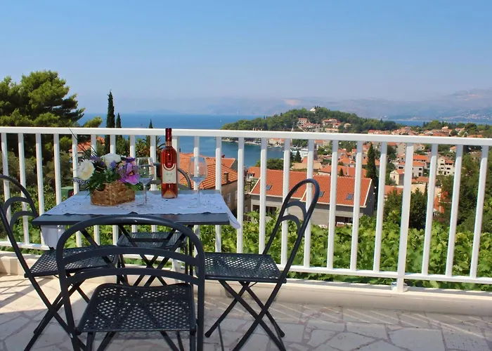 Siesta - Two-bedroom With Balcony And Sea View Appartement Cavtat