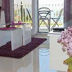 Siesta - Two-bedroom With Balcony And Sea View