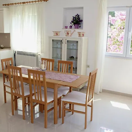 Siesta - Two-bedroom With Balcony And Sea View * 察夫塔特