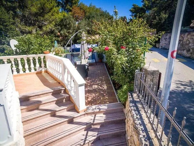 Siesta - Two-bedroom With Balcony And Sea View 察夫塔特