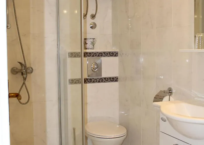 Siesta - Two-bedroom With Balcony And Sea View